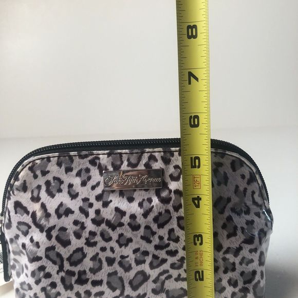 New Saks Fifth Avenue Leopard Print Travel Cosmetic Bag - Picture 6 of 9